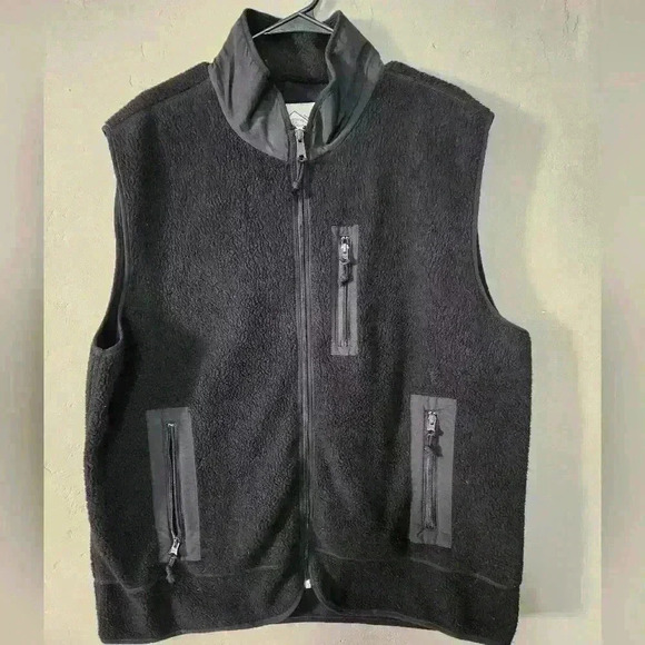 St. John's Sherpa Vest Black size XL - Picture 1 of 3
